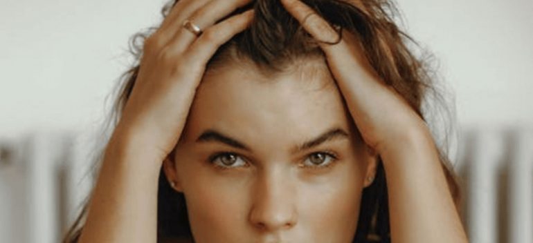 Caída del cabello y COVID o cómo afecta el estrés y la ansiedad a tu salud capilar