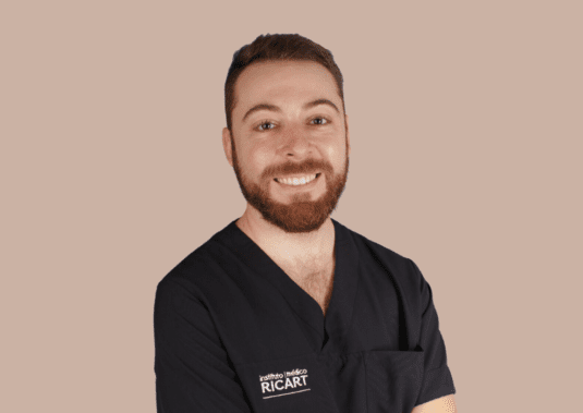 Dr. Víctor Cabezas